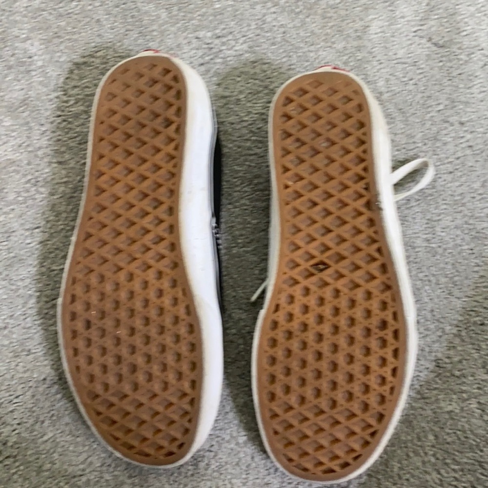 Vans - Picture 2 of 6